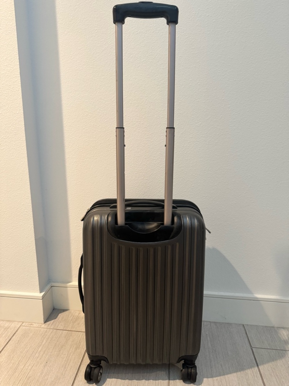 Ricardo Hardside Spinner Luggage - Metallic Gray - Picture 4 of 7